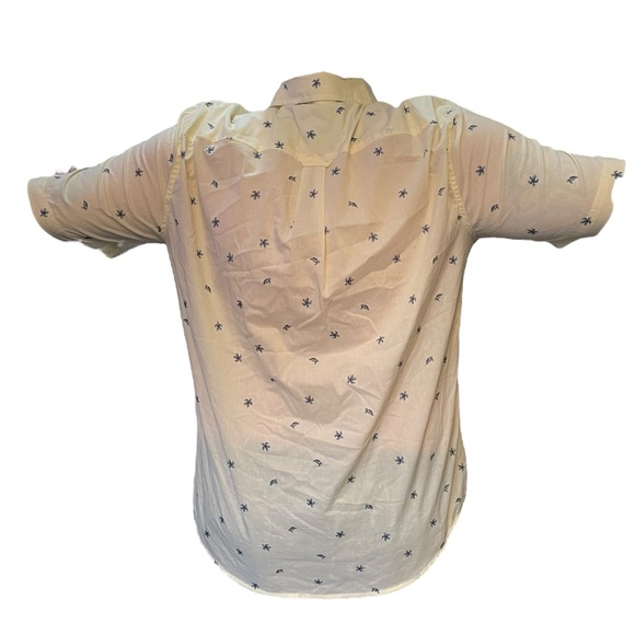 Chaps Easy Care Men’s Yellow Blue Sea Turtle Coastal Ocean Beach Vacation Shirt - Picture 5 of 8